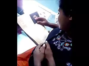 Thiếu nữ xinh đẹp đi ...