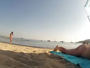 Chị xxx chó Em gái C ...