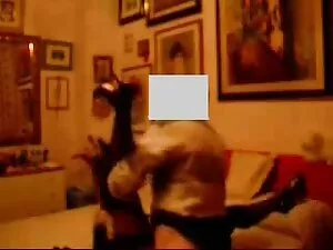 Aleandraandra bú tro ...