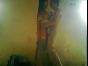 Hai người đàn ông gặ ...