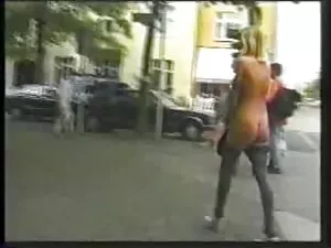Nhật bản, cô gái hét ...