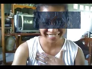 Mẹ và con trai ở nhà ...